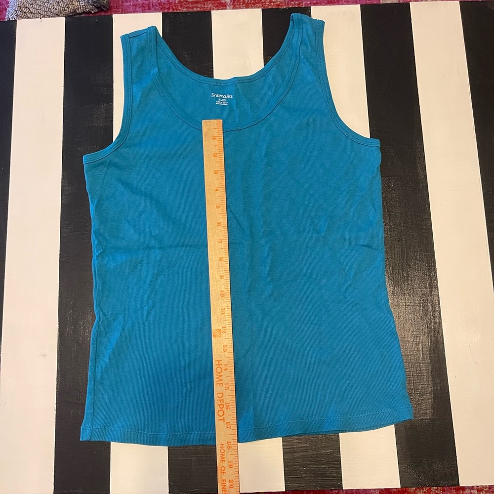 Tank top - Picture 3 of 5